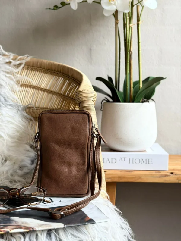 Handytasche Misse - Coffee / Silber