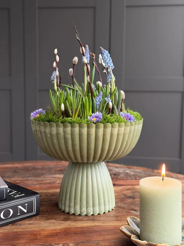 DIY-Arrangement im Beton-Look - Grün