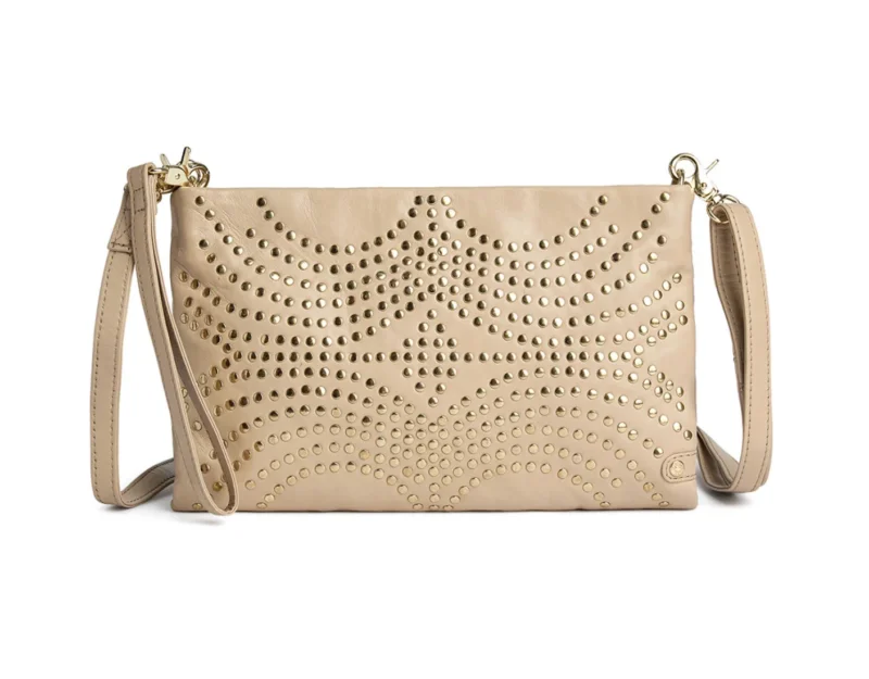 Leder-Clutch mit Nieten - Vanilla