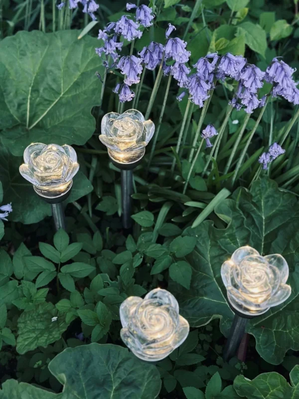 Fakkel med solceller FLOWER – Sæt med 4 stk - VIAMAJA.DK