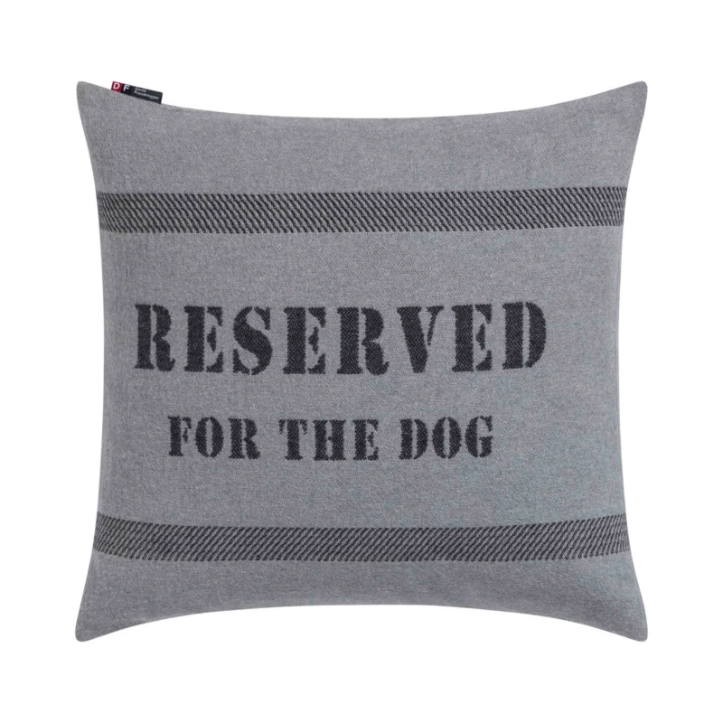 David Fussenegger Reserved for the dog Hundebett