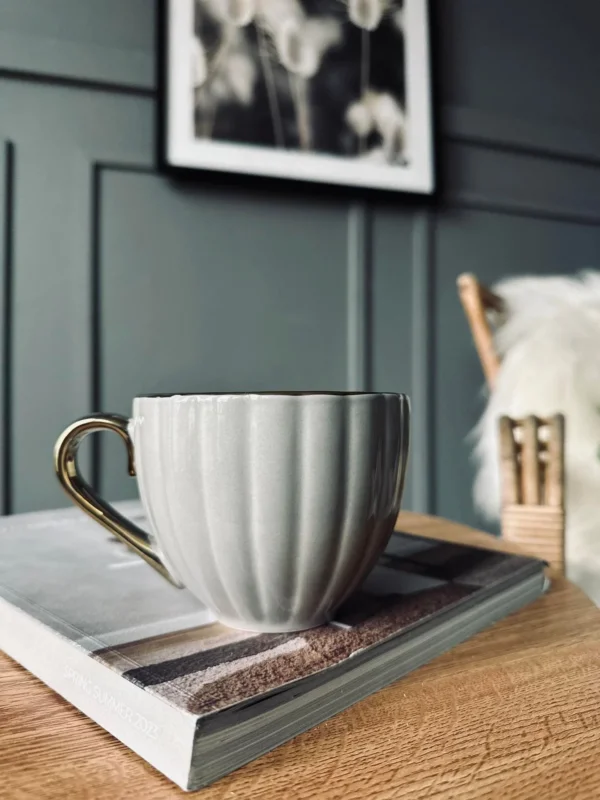 Tekop med guld hank – Beige - VIAMAJA.DK